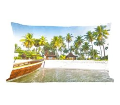 Sierkussens - Kussen - Een Boot Bij Een Tropisch Strand In Het Aziatische Thailand - 60x40 Cm - Kussen Van Katoen
