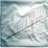 Kussenhoes 40x40 Cm - Beeld Van Een Bladskelet Van Botanisch Blad Met De Kleur Cyaan - Katoen / Polyester - Voor Binnen
