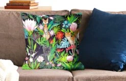 Kussenhoes 50x50 Cm - Jungle - Dieren - Bladeren - Bloemen - Katoen / Polyester - Voor Binnen -Pillowmonkey 1200x771 148
