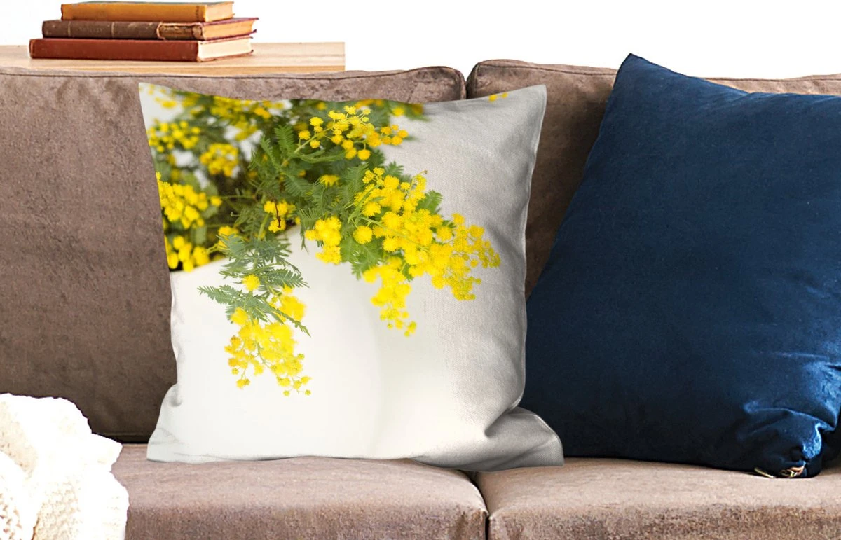 Sierkussens - Kussentjes Woonkamer - 50x50 Cm - Gele Mimosa Planten Met Groene Bladeren In Een Grote Pot 4 Sierkussens - Kussentjes Woonkamer - 50x50 Cm - Gele Mimosa Planten Met Groene Bladeren In Een Grote Pot - Afbeelding 2