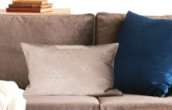 Sierkussens - Kussen - Luxe Patroon Van Kleine En Roségouden Zeshoeken Op Een Roze Achtergrond - 50x30 Cm - Kussen Van Katoen -Pillowmonkey 1200x771 467