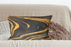 Kussenhoes 60x40 Cm - Goud - Zwart - Abstract - Katoen / Polyester - Voor Binnen -Pillowmonkey 1200x800 105
