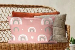 Kussenhoes 60x40 Cm - Meisjes - Regenboog - Hartjes - Patronen - Girl - Roze - Kinderen - Kind - Katoen / Polyester - Voor Binnen -Pillowmonkey 1200x800 1216