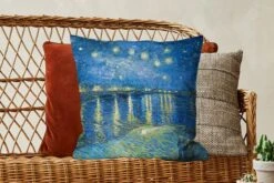 Sierkussens - Kussentjes Woonkamer - 50x50 Cm - De Sterrennacht - Schilderij Van Vincent Van Gogh -Pillowmonkey 1200x800 1374