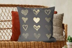 Sierkussens - Kussen - Gouden Getekende Harten Op Zwart Papier - 60x60 Cm - Kussen Van Katoen -Pillowmonkey 1200x800 1388