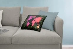 Sierkussens - Kussen - Paarse En Roze Wereldkaart Omlijst Met Tropische Bladeren - 60x40 Cm - Kussen Van Katoen 8 Sierkussens - Kussen - Paarse En Roze Wereldkaart Omlijst Met Tropische Bladeren - 60x40 Cm - Kussen Van Katoen -Pillowmonkey 1200x800 1427