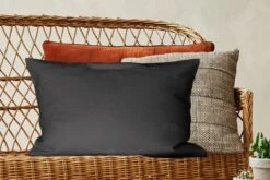 Sierkussens - Kussentjes Woonkamer - 60x40 Cm - Zwart - Patronen - Interieur - Effen - Zwarte - Donker -Pillowmonkey 1200x800 1437