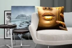 Sierkussens - Kussentjes Woonkamer - 60x60 Cm - Vrouw - Verf - Goud -Pillowmonkey 1200x800 1477