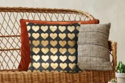 Kussenhoes 45x45 Cm - Patronen - Hart - Goud - Zwart - Katoen / Polyester - Voor Binnen -Pillowmonkey 1200x800 158