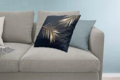 Sierkussens - Kussen - Twee Gouden Bladeren Op Een Zwarte Achtergrond - 60x60 Cm - Kussen Van Katoen 19 Sierkussens - Kussen - Twee Gouden Bladeren Op Een Zwarte Achtergrond - 60x60 Cm - Kussen Van Katoen -Pillowmonkey 1200x800 1743