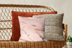 Sierkussens - Kussentjes Woonkamer - 40x40 Cm - Marmer - Roze - Rosé - Goud -Pillowmonkey 1200x800 1797