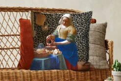 Sierkussens - Kussentjes Woonkamer - 60x60 Cm - Melkmeisje - Kunst - Panterprint - Vermeer - Schilderij - Oude Meesters -Pillowmonkey 1200x800 1818