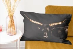 Sierkussens - Kussentjes Woonkamer - 60x40 Cm - Koe - Goud - Zwart -Pillowmonkey 1200x800 1851
