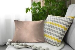 Sierkussens - Kussen - Luxe Patroon Van Kleine En Roségouden Zeshoeken Op Een Roze Achtergrond - 50x30 Cm - Kussen Van Katoen -Pillowmonkey 1200x800 1894