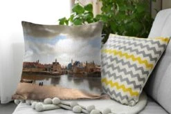 Sierkussens - Kussentjes Woonkamer - 60x60 Cm - Gezicht Op Delft - Schilderij Van Johannes Vermeer -Pillowmonkey 1200x800 1954