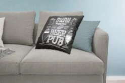 Sierkussens - Kussen - Een Illustratie Van Een Bar Bord Met Krijt - 60x60 Cm - Kussen Van Katoen -Pillowmonkey 1200x800 1969