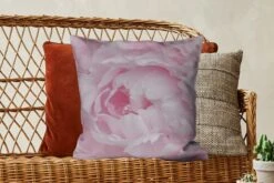 Sierkussen - En Bovenaanzicht Van Een Pioenroos - Multicolor - 50 Cm X 50 Cm -Pillowmonkey 1200x800 2020