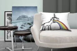 Sierkussens - Kussen - Een Illustratie Van Een Eenhoorn Die Een Regenboog Uitspuwt - 60x40 Cm - Kussen Van Katoen 11 Sierkussens - Kussen - Een Illustratie Van Een Eenhoorn Die Een Regenboog Uitspuwt - 60x40 Cm - Kussen Van Katoen -Pillowmonkey 1200x800 2042