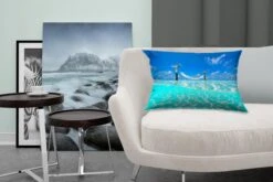 Sierkussens - Kussen - Het Lichtblauwe Water Met Een Hangmat Bij De Indische Oceaan - 50x30 Cm - Kussen Van Katoen 19 Sierkussens - Kussen - Het Lichtblauwe Water Met Een Hangmat Bij De Indische Oceaan - 50x30 Cm - Kussen Van Katoen -Pillowmonkey 1200x800 2050