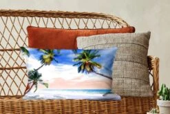 Sierkussens - Kussen - Palmbomen Zorgen Voor Schaduw Bij Een Tropisch Strand - 50x30 Cm - Kussen Van Katoen -Pillowmonkey 1200x800 2200