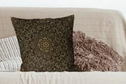 Sierkussens - Kussen - Gouden Patroon Op Een Zwarte Achtergrond - 60x60 Cm - Kussen Van Katoen -Pillowmonkey 1200x800 2249