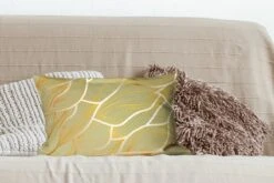 Sierkussens - Kussentjes Woonkamer - 50x30 Cm - Gouden Golven Op Een Groene Achtergrond -Pillowmonkey 1200x800 2304