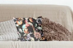Kussenhoes 40x40 Cm - Meisje Met De Parel - Bloemen - Vermeer - Pastel - Kunstwerk - Schilderij - Oude Meesters - Katoen / Polyester - Voor Binnen -Pillowmonkey 1200x800 234
