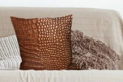 Kussenhoes 60x60 Cm - Het Bruine Leder Van Een Krokodil - Katoen / Polyester - Voor Binnen -Pillowmonkey 1200x800 245