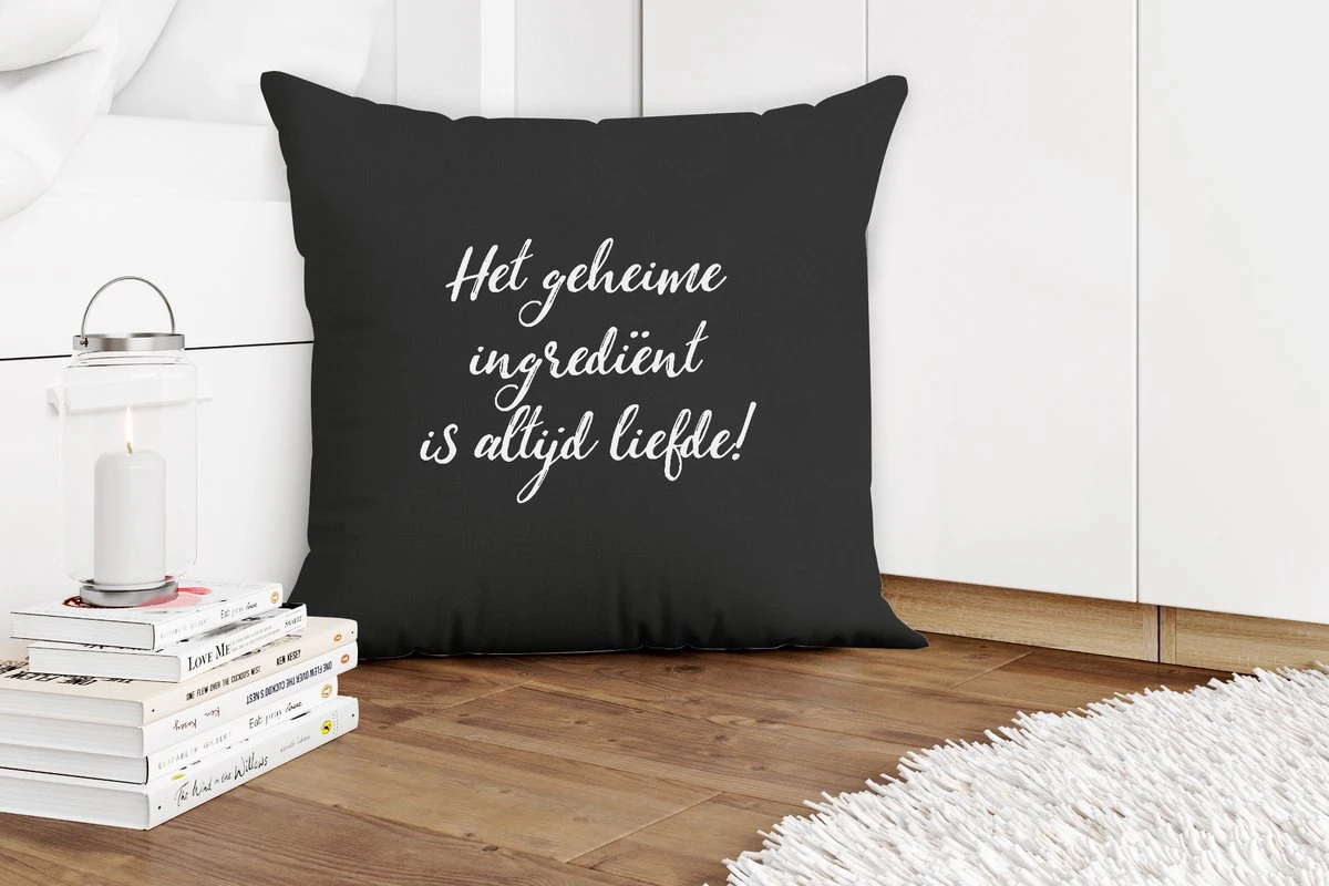 Sierkussens - Kussentjes Woonkamer - 60x60 Cm - Quotes - Koken - Het Geheime Ingrediënt Is Altijd Liefde! - Spreuken - Liefde 4 Sierkussens - Kussentjes Woonkamer - 60x60 Cm - Quotes - Koken - Het Geheime Ingrediënt Is Altijd Liefde! - Spreuken - Liefde - Afbeelding 2