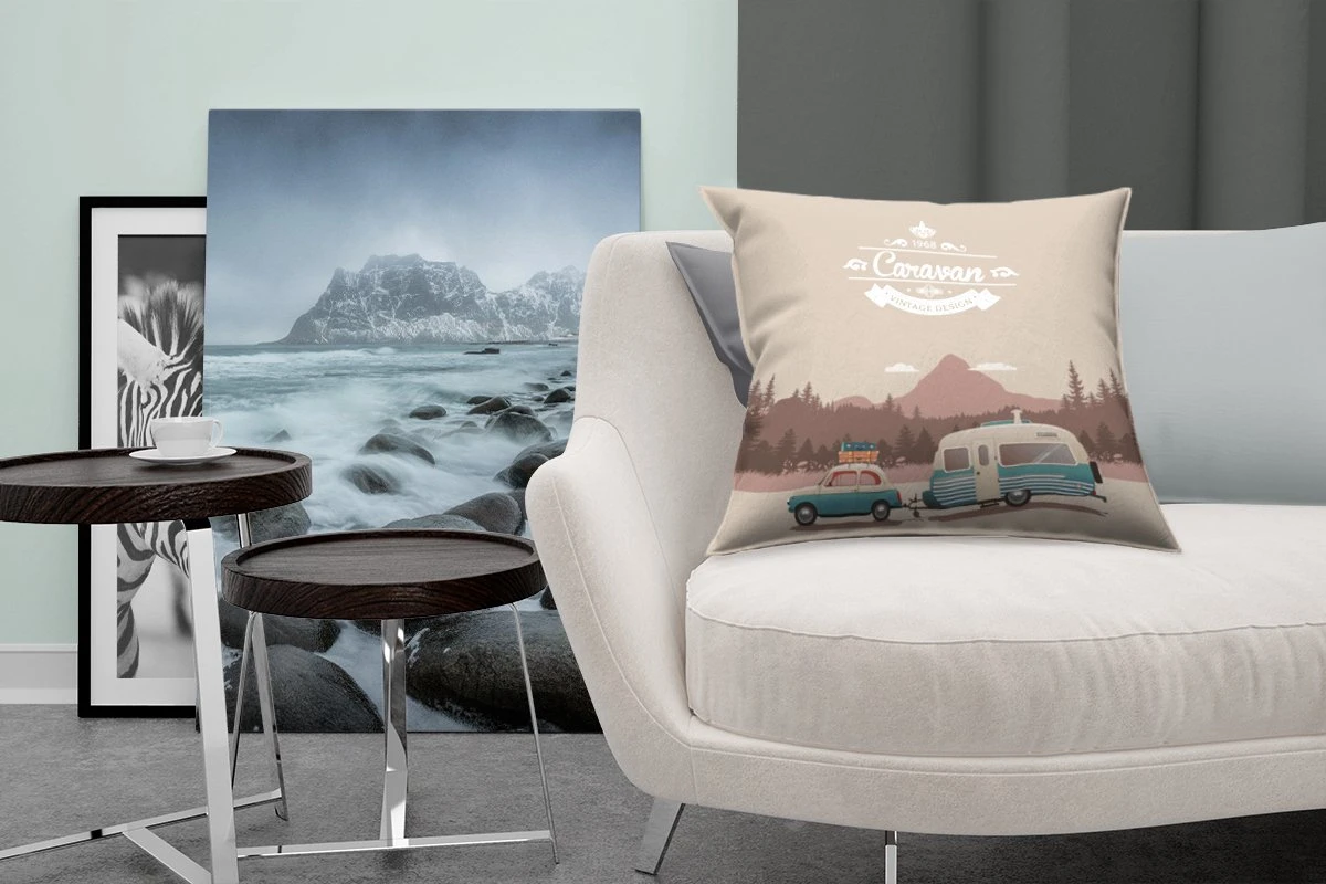 Sierkussens - Kussen - Illustratie Van Een Vintage Caravan In De Bergen - 45x45 Cm - Kussen Van Katoen 7 Sierkussens - Kussen - Illustratie Van Een Vintage Caravan In De Bergen - 45x45 Cm - Kussen Van Katoen - Afbeelding 5