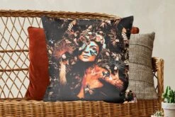 Sierkussens - Kussentjes Woonkamer - 60x60 Cm - Luxe - Vrouw - Dieren - Vlinders - Vogels 11 Sierkussens - Kussentjes Woonkamer - 60x60 Cm - Luxe - Vrouw - Dieren - Vlinders - Vogels -Pillowmonkey 1200x800 2738