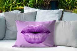 Buitenkussens - Lippen - Pastel - Paars - 60x40 Cm - Weerbestendig -Pillowmonkey 1200x800 2769
