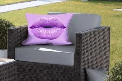 Buitenkussens - Lippen - Pastel - Paars - 60x40 Cm - Weerbestendig -Pillowmonkey 1200x800 2770