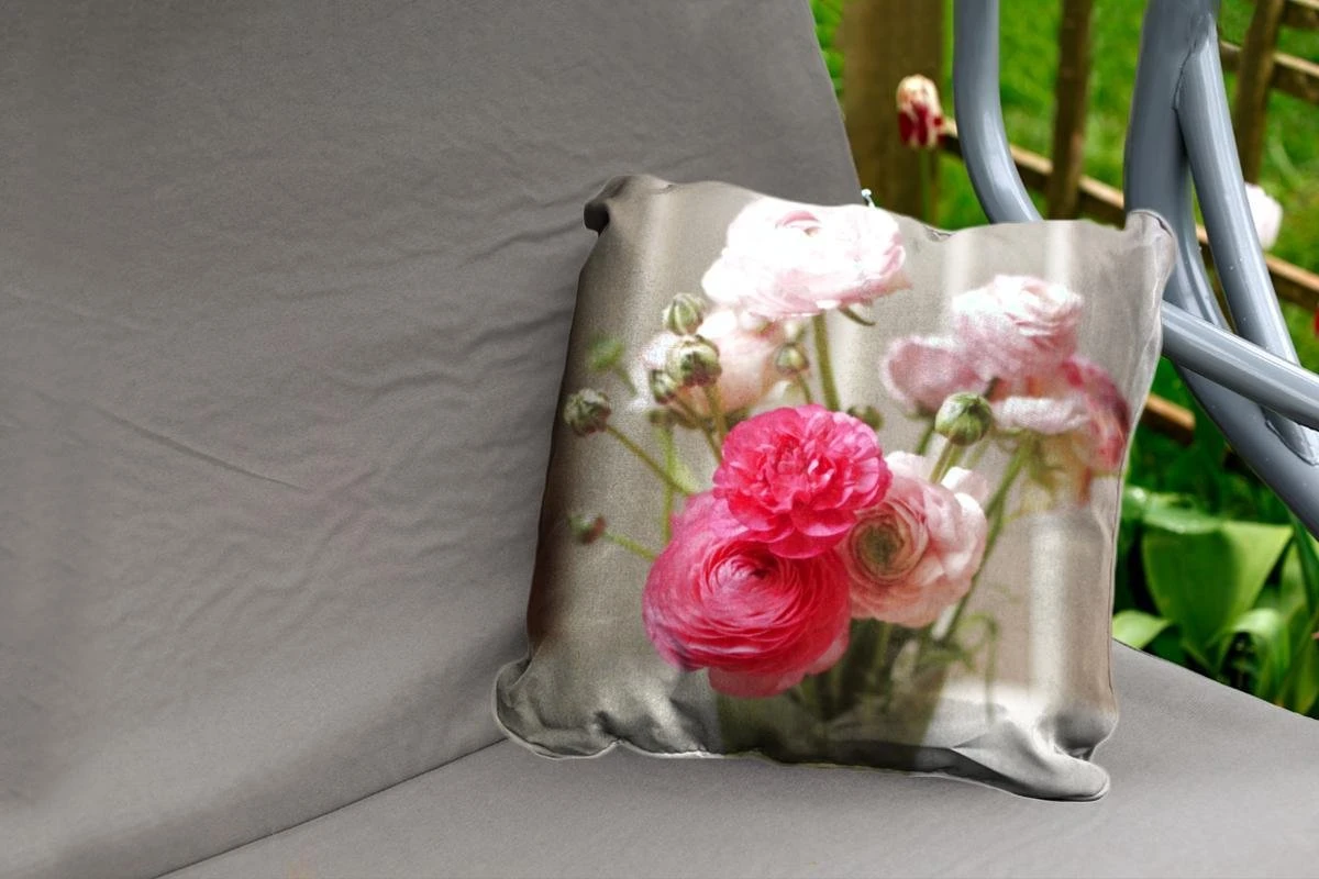 Buitenkussens - Tuin - Roze Boterbloemen Op Een Wazige Achtergrond - 45x45 Cm 4 Buitenkussens - Tuin - Roze Boterbloemen Op Een Wazige Achtergrond - 45x45 Cm - Afbeelding 2