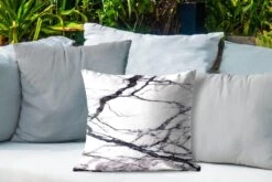 Buitenkussen - Marmer - Wit - Zwart - 45x45 Cm - Weerbestendig -Pillowmonkey 1200x800 2817