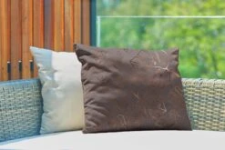 Buitenkussens - Tuin - Luxe Patroon Van Bronzen Bladeren Op Een Bruine Achtergrond - 60x40 Cm -Pillowmonkey 1200x800 2868