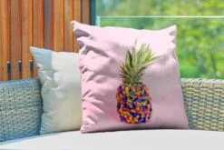 Buitenkussens - Tuin - Een Ananas Bedekt Met Gekleurde Balletjes - 60x60 Cm -Pillowmonkey 1200x800 2911