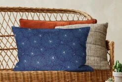 Kussenhoes 60x40 Cm - Bloemen - Japans - Patroon - Blauw - Wit - Katoen / Polyester - Voor Binnen -Pillowmonkey 1200x800 294