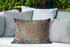 Sierkussen Marokkaanse Mozaïek Voor Buiten - Een Bovenaanzicht Van Marokkaans Mozaïek - 60x40 Cm - Rechthoekig Weerbestendig Tuinkussen / Tuinmeubelkussen Van Polyester -Pillowmonkey 1200x800 2964