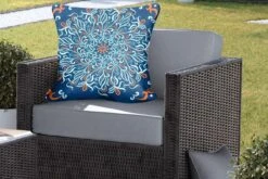 Buitenkussens - Tuin - Abstract En Vierkant Patroon Met Een Gedetailleerde Mandala Op Een Donkere Achtergrond - 60x60 Cm -Pillowmonkey 1200x800 2993