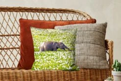 Kussenhoes 40x40 Cm - Olifanten Wandelend Door Het Waterveld Met Planten - Katoen / Polyester - Voor Binnen -Pillowmonkey 1200x800 302