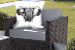 Sierkussen Buiten - Olifant - Dieren - Zwart - Wit - 60x60 Cm - Weerbestendig -Pillowmonkey 1200x800 3053