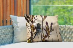 Buitenkussens - Tuin - Vogel Tussen Een Tak Met Bladeren - 60x40 Cm -Pillowmonkey 1200x800 3099