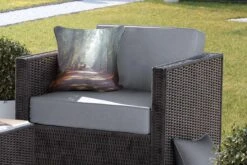 Buitenkussens - Tuin - Hert Op De Weg In Het Bos - 40x40 Cm -Pillowmonkey 1200x800 3117