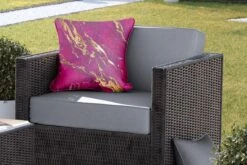 Buitenkussen - Marmer - Roze - Goud - Lijn - 45x45 Cm - Weerbestendig 11 Buitenkussen - Marmer - Roze - Goud - Lijn - 45x45 Cm - Weerbestendig -Pillowmonkey 1200x800 3121
