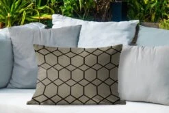 Buitenkussens - Tuin - Luxe Patroon Van Zwarte Ruiten En Zeshoeken Tegen Een Bruine Achtergrond - 60x40 Cm -Pillowmonkey 1200x800 3152