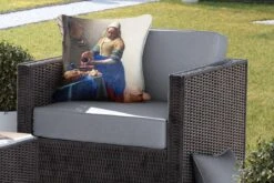 Buitenkussens - Tuin - Het Melkmeisje - Schilderij Van Johannes Vermeer - 50x50 Cm -Pillowmonkey 1200x800 3177