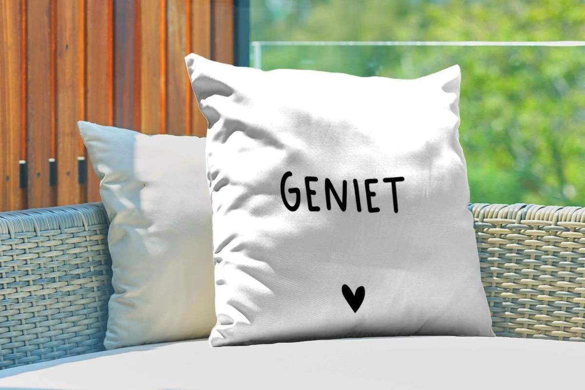 Sierkussen Buiten - Nederlandse Quote: 'geniet' Met Een Zwart Hartje Op Witte Pagina - 60x60 Cm - Weerbestendig 5 Sierkussen Buiten - Nederlandse Quote: 'geniet' Met Een Zwart Hartje Op Witte Pagina - 60x60 Cm - Weerbestendig - Afbeelding 3