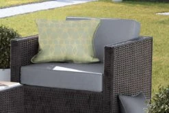 Buitenkussens - Tuin - Luxe Patroon Van Gouden Lijnen En Bloemen Tegen Een Donkergroene Achtergrond - 60x40 Cm 11 Buitenkussens - Tuin - Luxe Patroon Van Gouden Lijnen En Bloemen Tegen Een Donkergroene Achtergrond - 60x40 Cm -Pillowmonkey 1200x800 3277