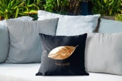 Buitenkussens - Tuin - Blad Van Goud Met De Quote Stay Gold - 40x40 Cm 10 Buitenkussens - Tuin - Blad Van Goud Met De Quote Stay Gold - 40x40 Cm -Pillowmonkey 1200x800 3280